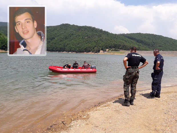 ПОКУШАО ДА ПРЕПЛИВА ЈЕЗЕРО: Пронађено тело младића који се утопио у Крајковачком језеру