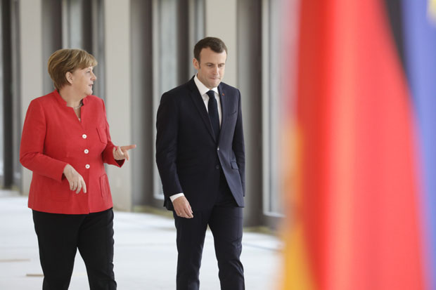 УОЧИ САМИТА У ПАРИЗУ: Приштина за столом хоће само Америку