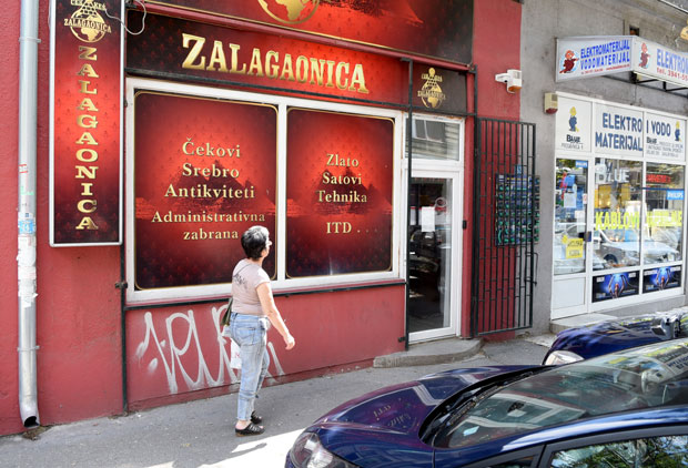 УНОВЧАВАЊЕ ЧЕКОВА ГРАЂАНА: До кеша уз зеленашку камату