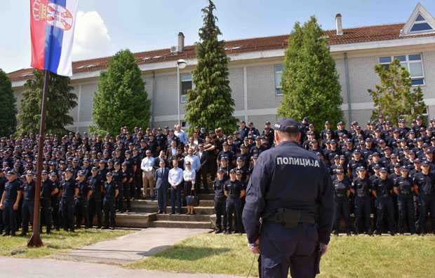 Припадници полиције показали знање и вештине будућим колега (ФОТО)
