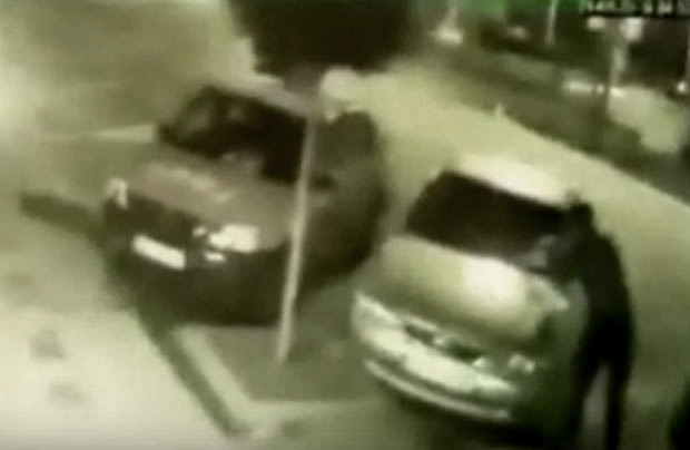 Три аутомобила запаљена бакљом у Зрењанину, истрага у току (ВИДЕО)