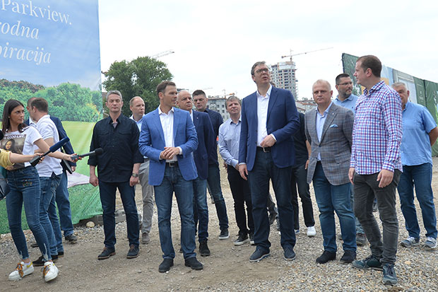 Вучић: Покрећемо инвестициони циклус вредан до 10 милијарди евра