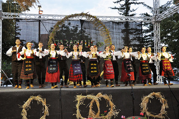 ГРАЈА ЛИПОВОГ ГАЈА: Међународни фестивал фолклора у Батковићу (ФОТО)