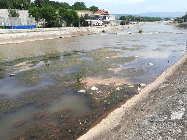 Отпад у Нишави ружи центар