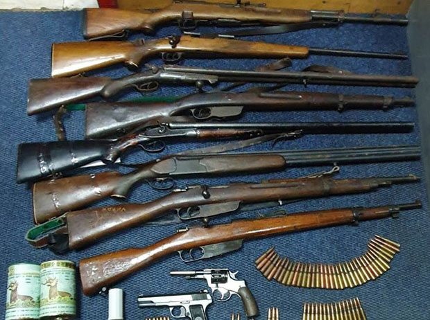 Акције у Плаву и Никшићу: Заплена оружја и муниције