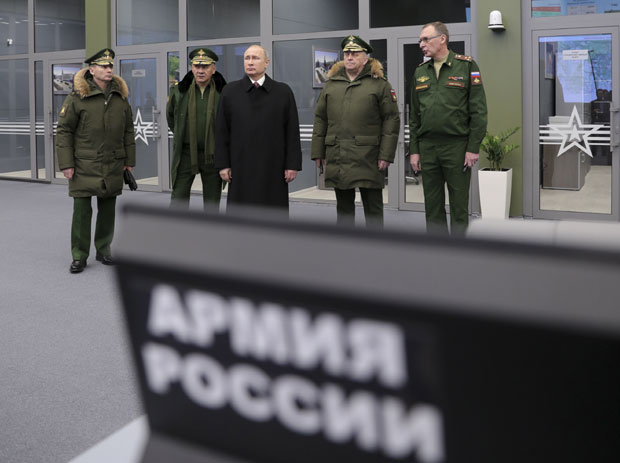 ПУТИНОВО НАРЕЂЕЊЕ: Највећи војни округ на ногама
