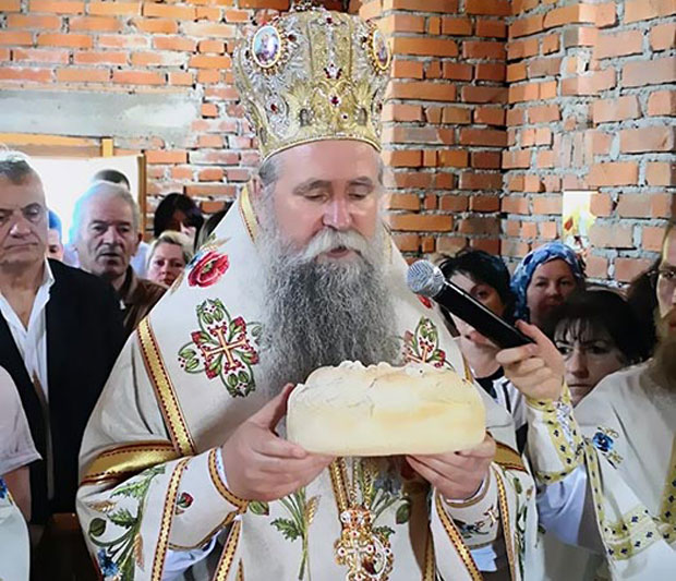 Епископ Јоаникије: Не подстичемо поделе, бранићемо храмове