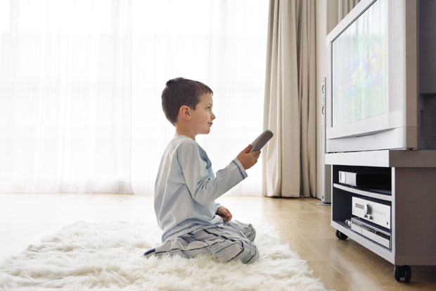 Сами код куће тек са 13 година