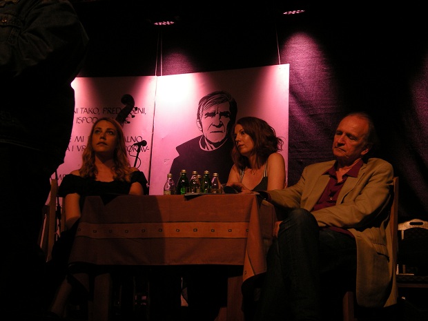 СЕЋАЊЕ НА ПЕСНИЧКОГ ВОЈВОДУ ВОЈВОДИНЕ: У Мокрину одржан 34. Меморијал „Мирослав Мика Антић“ (ФОТО)
