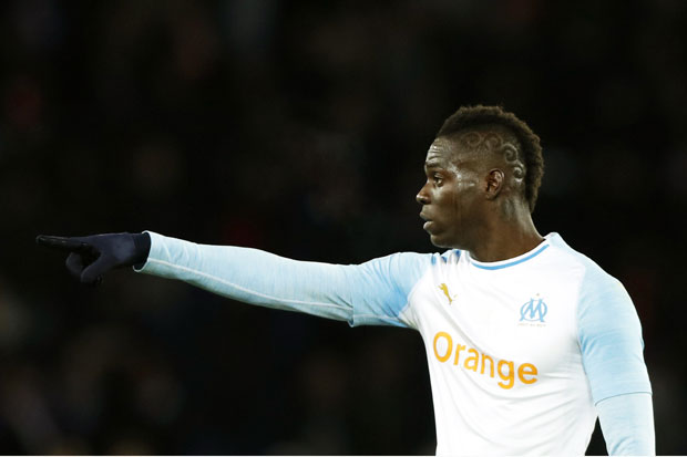 ОД 1. ЈУЛА НЕКИМ ФУДБАЛСКИМ ЗВЕЗДАМА ИСТИЧУ УГОВОРИ: На листи слободних Буфон, Алвес, Балотели...