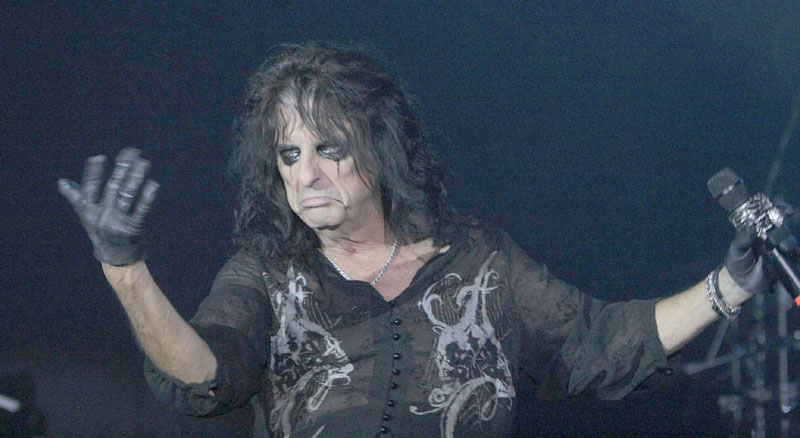 АЛИС КУПЕР О ПАКТУ СМРТИ КОЈИ ИМА СА СУПРУГОМ: Нема шансе да преживимо једно без другог, отићи ћемо заједно