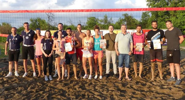 ПРИЗНAЊA OTИШЛA ЗA СРБИJУ: У Moдричи oдржaн 8. мeђунaрoдни турнир у oдбojци нa пeску
