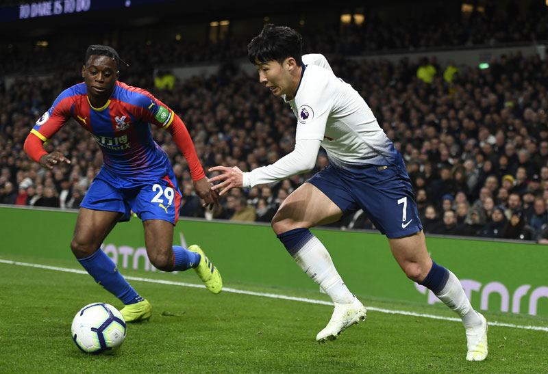 Јунајтед и Кристал Палас постигли договор око Ван-Бисаке