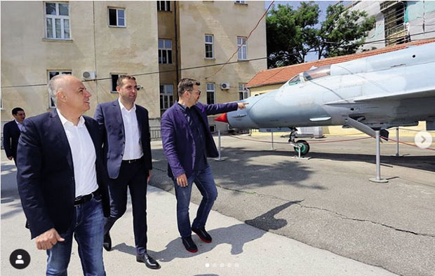 Шпијунка: Зоран Радојичић летео на Исланд