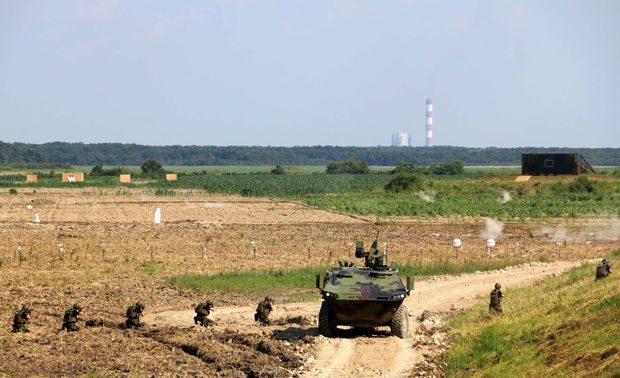 Приказ наоружања поводом 70 година Југоимпорт-СДПР (Фото)