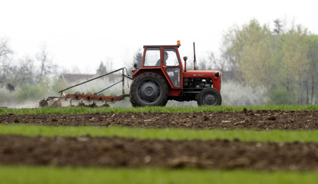Странци угасили српске тракторе