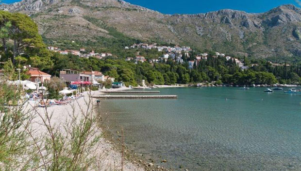 НЕ ПРЕПОРУЧУЈЕ СЕ КУПАЊЕ: Море код Дубровника пуно фекалија