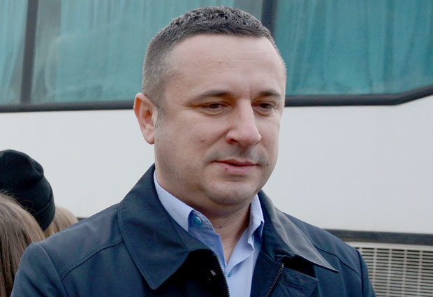 ПРЕДСЕДНИК ОПШТИНЕ ГРАЧАНИЦА УРУЧИО РЕШЕЊА: 33 породице добиле уговор за стан
