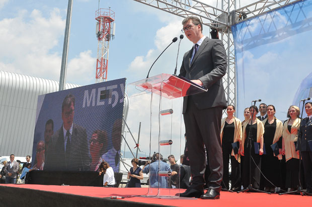 ПРЕДСЕДНИК НА ОТВАРАЊУ АЕРОДРОМА МОРАВА: Ми данас нисмо жртве, ми стварамо своју судбину и одлучујемо (ФОТО)