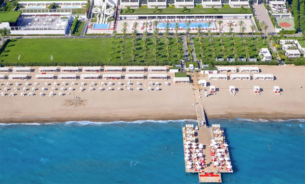 ХОТЕЛ У БЕЛЕКУ ЗА ЗАЉУБЉЕНЕ: Услуга личног анђела и вечера у мраку