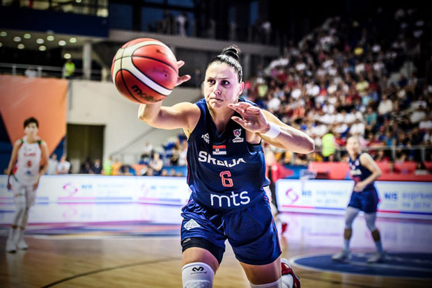 ЕКСТРА ЕНЕРГИЈА ИЗ БАЊАЛУКЕ: Сашу Чађо на ЕП бодри породица која је стигла из Републике Српске