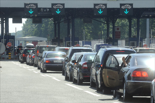 АМСС: Путничка возила на Градини чекају око 100 минута