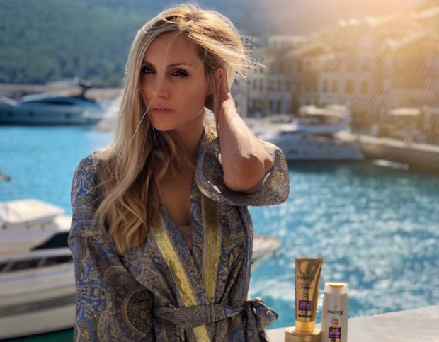 Јелена Гавриловић и радно и парадно у Црној Гори