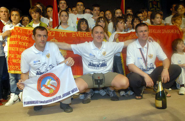 МУКЕ НИКШИЋАНА: До врха Хималаја су стигли, до пензије - не