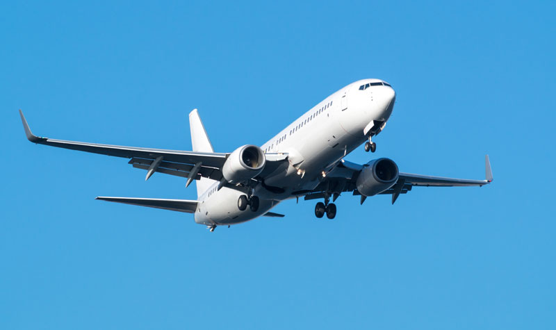 Оштећени авион безбедно слетео на аеродром !