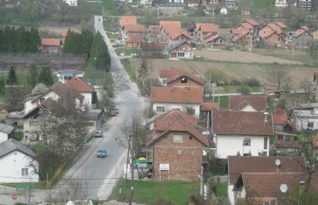 ЗДРАВЉЕ ВАЖНИЈЕ ОД КАСАРНЕ: Грађанима смета складиште оружаних снага