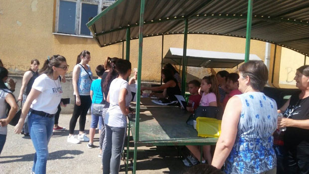 НЕЗАПАМЋЕНА СРАМОТА ЗА МАЛОШИШТЕ: Брука око књижица стигла до полиције