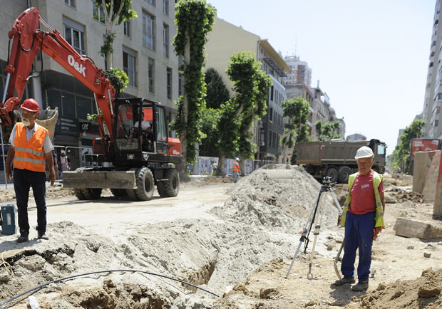 ЦЕЛЗИЈУСИ ОТЕЖАВАЈУ РАДОВЕ: Најгоре грађевинским и теренским радницима