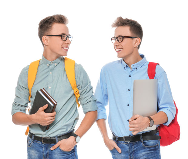 Близанци желе у исте ђачке клупе