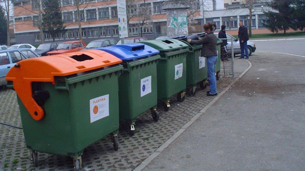 Добој: Контејнери као привилегија!