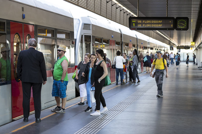 РАСХЛАЂУЈЕ, А И МИРИШЕ: Метро у Бечу уводи новитете
