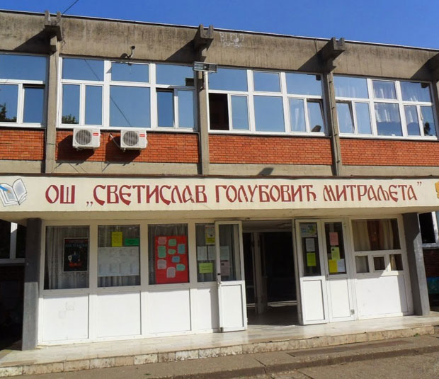 ОБНОВА ШКОЛЕ У БАТАЈНИЦИ: Тражи се најбоље решење за ђаке