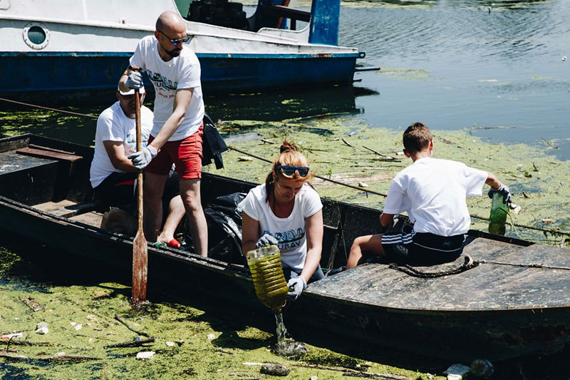ВОЛОНТЕРИ ОЧИСТИЛИ ОБАЛЕ ДУНАВА: Извађено две и по тоне отпада