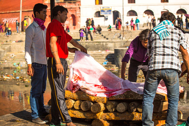 СКАНДАЛ У ПРИВАТНОЈ КЛИНИЦИ: Умало жив сахрањен када је понестало пара за лечење