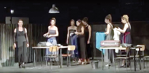 Театар у тврђави: Фешту отварају Жене из Троје