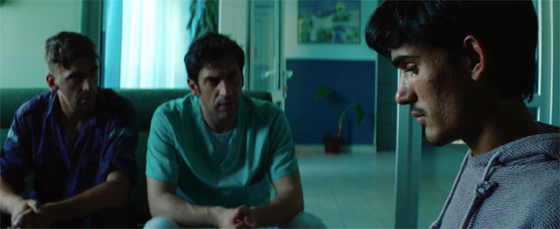 У фокусу љубавни троугао