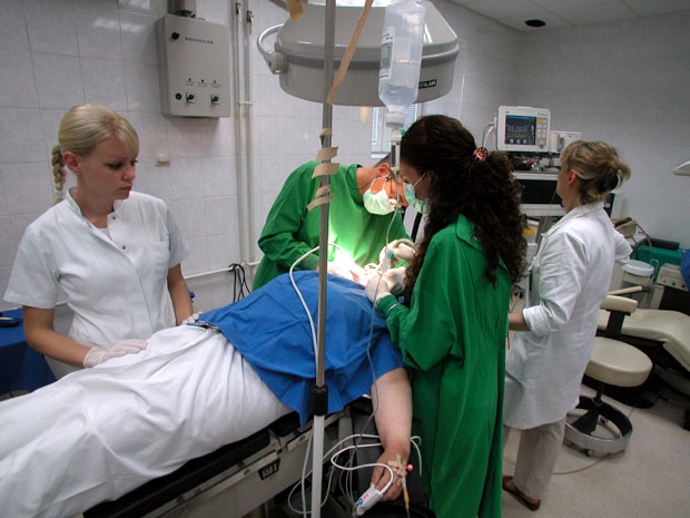 Деца са сметњама у развоју чекају зубара - месецима