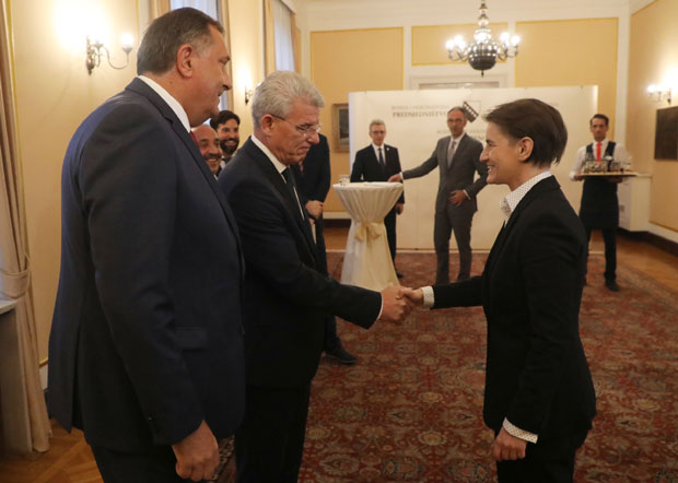 ДОЧЕК У ПРЕДСЕДНИШТВУ БИХ: Брнабић допутовала у Сарајево (ФОТО)