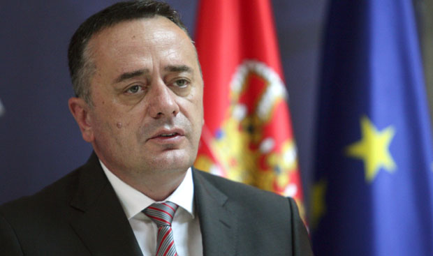 Шпијунка: Драма пред лет