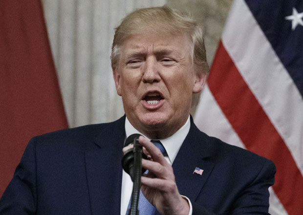 ТРАМП ПОНОВО ОСУО БРИТАНЦИМА: Тереза Меј је катастрофа, а Дерок помпезна будала