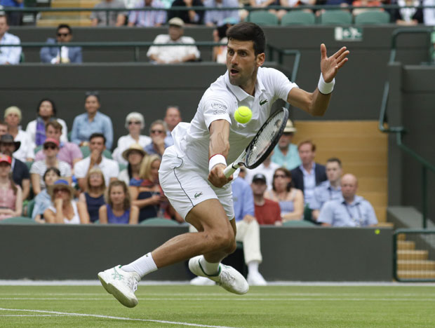 ТРИ КОРАКА ДО КРУНЕ: Ђоковић у четвртфиналу Вимблдона игра против Гофана