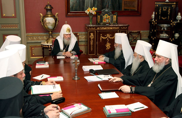 СИНОД РУСКЕ ЦРКВЕ: Дижемо глас у заштиту СПЦ у Црној Гори