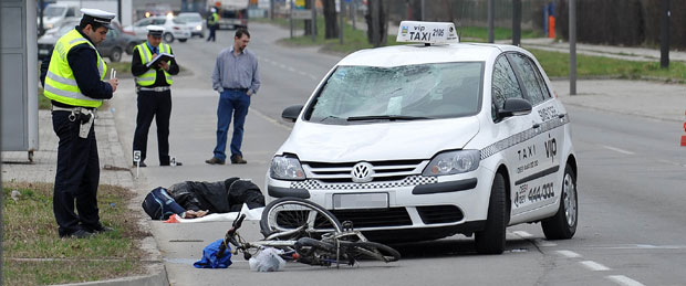 Матурант згажен на путу, пред другом! (ФОТО)
