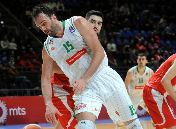 БАРАНИ НЕ СТАЈУ: И Бегић на мети Морнара