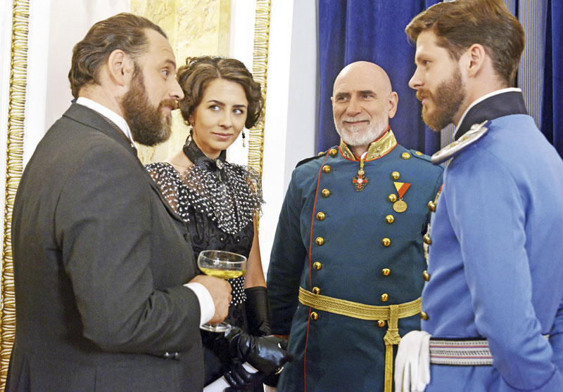 Нова серија: Љубав планула на краљевском балу