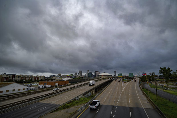 УПОЗОРЕЊЕ ЗА ЊУ ОРЛЕАНС: Припремите воду, храну и лекове за најмање три дана